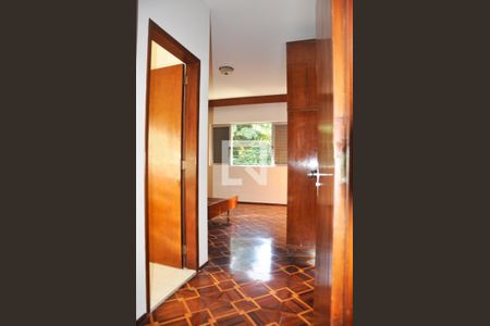 Quarto 01 com Suíte de casa para alugar com 4 quartos, 200m² em Parque São Domingos, São Paulo