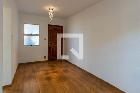 Apartamento para alugar com 70m², 2 quartos e 1 vagaSala