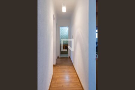 Corredor de apartamento para alugar com 2 quartos, 70m² em Vila Industrial, São Paulo