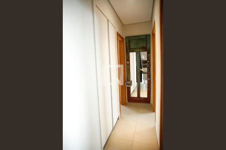 Corredor de apartamento à venda com 2 quartos, 75m² em Serra, Belo Horizonte