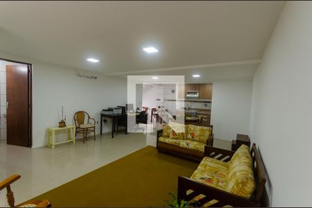 Sala de Estar de casa à venda com 2 quartos, 130m² em Espírito Santo, Porto Alegre