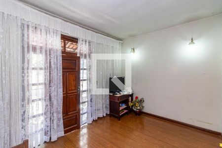 Casa à venda com 4 quartos, 227m² em Santa Tereza, Belo Horizonte