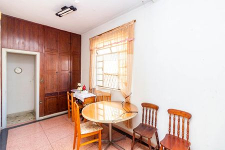 Sala de casa à venda com 4 quartos, 227m² em Santa Tereza, Belo Horizonte