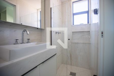 Banheiro da Suíte 1 de apartamento à venda com 4 quartos, 130m² em Lourdes, Belo Horizonte