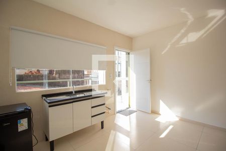Sala / Cozinha de apartamento para alugar com 1 quarto, 64m² em São Domingos, São Paulo