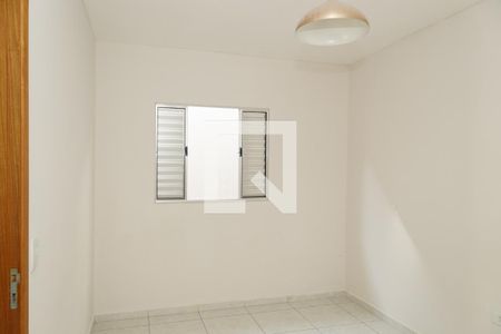 Quarto 2 de casa para alugar com 2 quartos, 57m² em Jardim Modelo, São Paulo