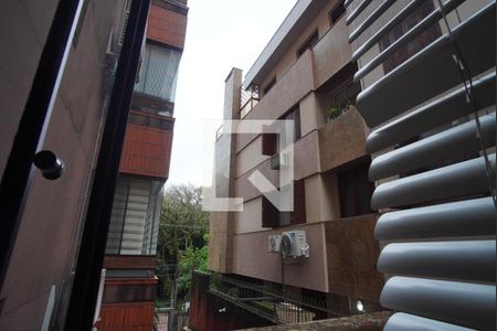 Sala - Vista de apartamento para alugar com 3 quartos, 85m² em Petrópolis, Porto Alegre