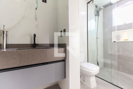 Banheiro da Suíte de casa para alugar com 2 quartos, 100m² em Jardim São Pedro, São Paulo