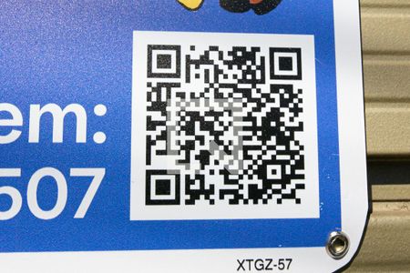 Casa à venda com 210m², 3 quartos e 2 vagas Casa à venda com 210m², 3 quartos e 2 vagasFachada - Placa