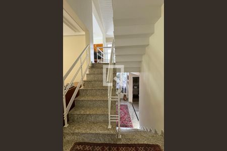 Escada de casa de condomínio à venda com 4 quartos, 471m² em Alphaville, Santana de Parnaíba