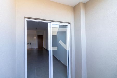 Vista do Quintal para Sala de apartamento para alugar com 2 quartos, 63m² em Ipiranga, Ribeirão Preto