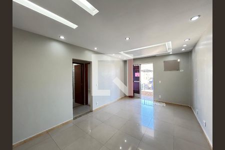 Sala de apartamento para alugar com 2 quartos, 99m² em Vila Valqueire, Rio de Janeiro