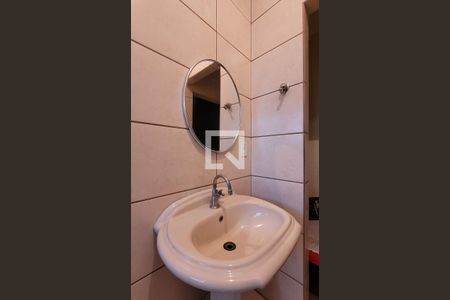 Banheiro da suíte de casa à venda com 5 quartos, 272m² em Vila Valparaiso, Santo André