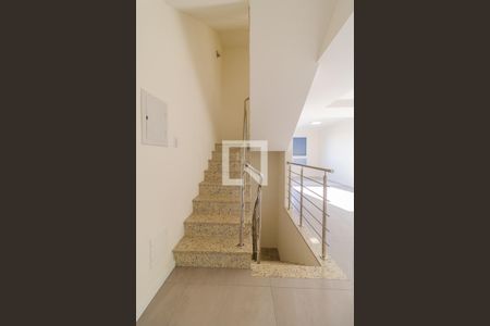 Escada de casa para alugar com 3 quartos, 200m² em Espírito Santo, Porto Alegre