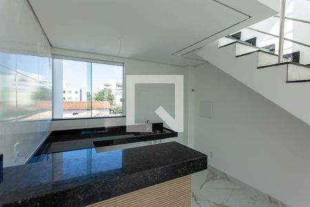 Cozinha de apartamento à venda com 2 quartos, 110m² em Planalto, Belo Horizonte