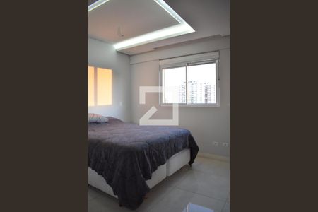 Suíte de apartamento para alugar com 2 quartos, 72m² em Novo Mundo, Curitiba