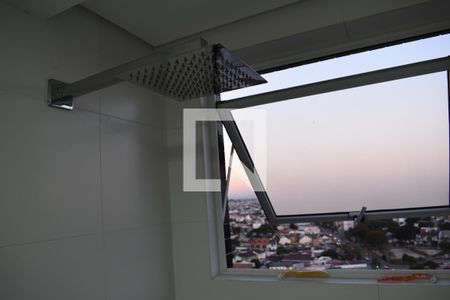 Banheiro Suíte de apartamento para alugar com 2 quartos, 72m² em Novo Mundo, Curitiba