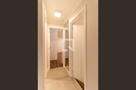 Corredor de apartamento para alugar com 2 quartos, 67m² em Bosque da Saúde, São Paulo