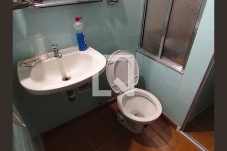 Banheiro de casa à venda com 2 quartos, 187m² em Jardim Monte Alegre, Taboão da Serra