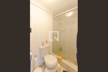 Banheiro da Suíte 1 de apartamento para alugar com 2 quartos, 52m² em Partenon, Porto Alegre