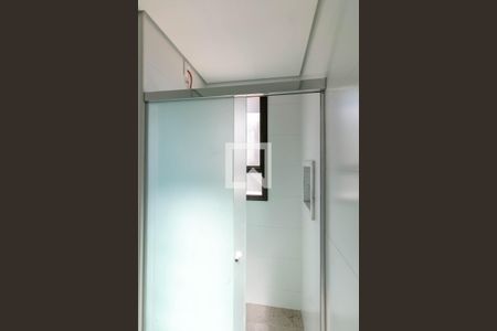 Banheiro de apartamento à venda com 3 quartos, 94m² em Funcionários, Belo Horizonte