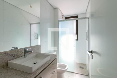 Banheiro de apartamento à venda com 3 quartos, 94m² em Funcionários, Belo Horizonte