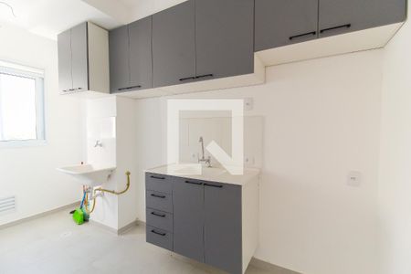 Cozinha e Área de Serviço de kitnet/studio para alugar com 1 quarto, 32m² em Cohab, São Paulo