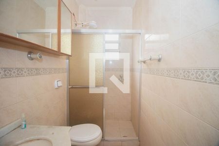 Banheiro de apartamento para alugar com 1 quarto, 43m² em São João, Porto Alegre