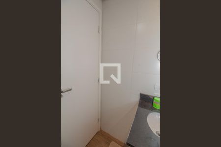 Banheiro de apartamento à venda com 1 quarto, 48m² em Vila Tolstoi, São Paulo
