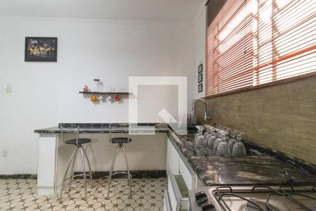 Casa à venda com 4 quartos, 240m² em Navegantes, Porto Alegre