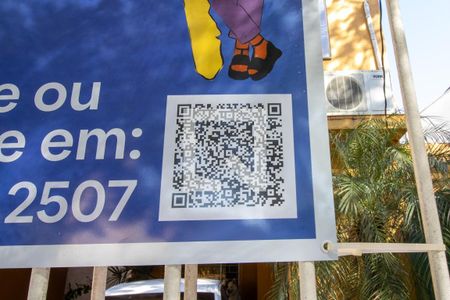 Casa à venda com 240m², 4 quartos e 3 vagas Casa à venda com 240m², 4 quartos e 3 vagasPlaquinha