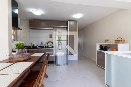 Casa à venda com 240m², 4 quartos e 3 vagas Casa à venda com 240m², 4 quartos e 3 vagasCozinha