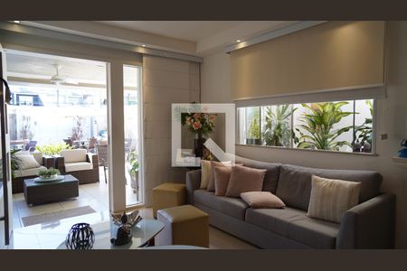 Sala de casa para alugar com 5 quartos, 320m² em Freguesia (jacarepaguá), Rio de Janeiro