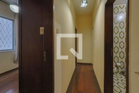 Corredor de apartamento à venda com 3 quartos, 140m² em Lourdes, Belo Horizonte