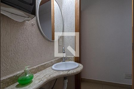 lavabo_3 de casa de condomínio à venda com 3 quartos, 85m² em Vila Gumercindo, São Paulo