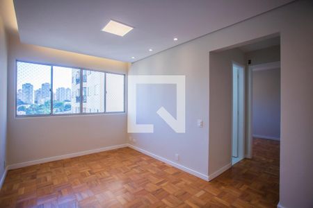 Sala de Estar de apartamento à venda com 2 quartos, 67m² em Chácara Inglesa, São Paulo