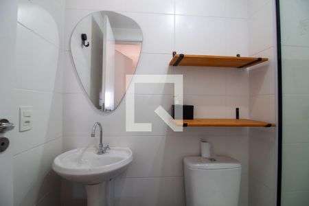 Banheiro de apartamento para alugar com 1 quarto, 28m² em Jardim Caravelas, São Paulo