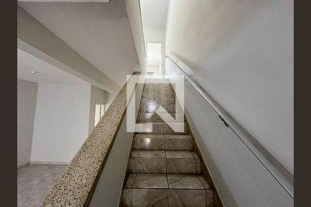 Escada  de casa à venda com 4 quartos, 165m² em Vila Guarani, São Paulo