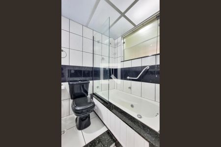 Banheiro de apartamento para alugar com 1 quarto, 50m² em Vila Adyana, São José dos Campos