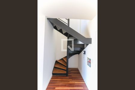 Escada de apartamento à venda com 1 quarto, 48m² em Vila Andrade, São Paulo