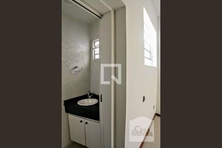 Lavabo de casa à venda com 5 quartos, 160m² em Santo Antônio, Belo Horizonte