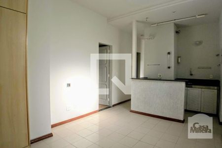 Sala/Cozinha de casa à venda com 4 quartos, 160m² em Santo Antônio, Belo Horizonte