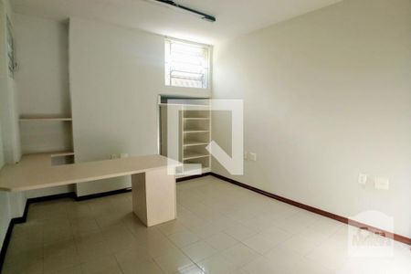 Quarto  de casa à venda com 5 quartos, 160m² em Santo Antônio, Belo Horizonte