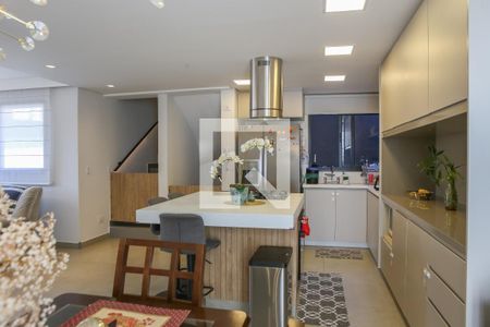 Sala e Cozinha de casa de condomínio à venda com 3 quartos, 245m² em Vila Ipojuca, São Paulo