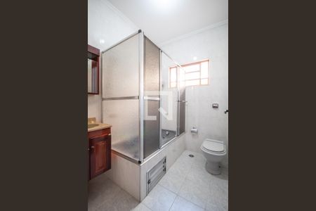 Banheiro da Suíte de casa à venda com 3 quartos, 100m² em Bela Vista, Osasco