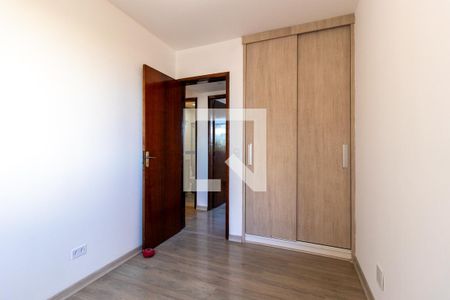 Quarto 2 de apartamento para alugar com 3 quartos, 72m² em Novo Mundo, Curitiba