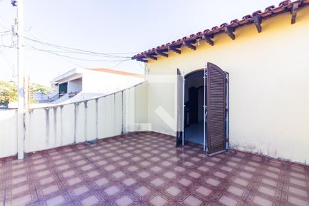 Sacada de casa à venda com 3 quartos, 300m² em Cipava, Osasco