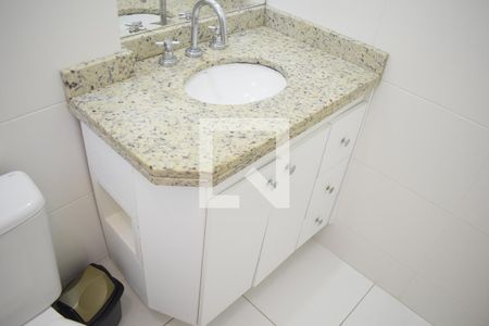 Banheiro de apartamento para alugar com 1 quarto, 32m² em Centro, Curitiba
