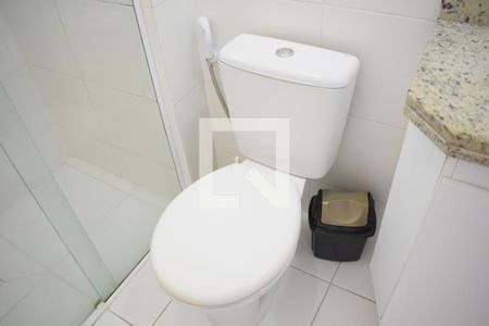Banheiro de apartamento para alugar com 1 quarto, 32m² em Centro, Curitiba