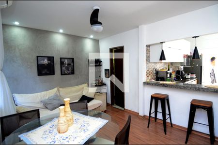 Sala de casa para alugar com 2 quartos, 65m² em Braz de Pina, Rio de Janeiro